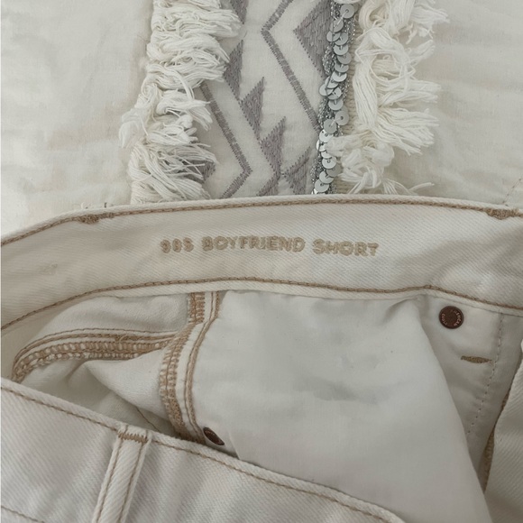 American Eagle White 90s Boyfriend Shorts - Picture 2 of 4